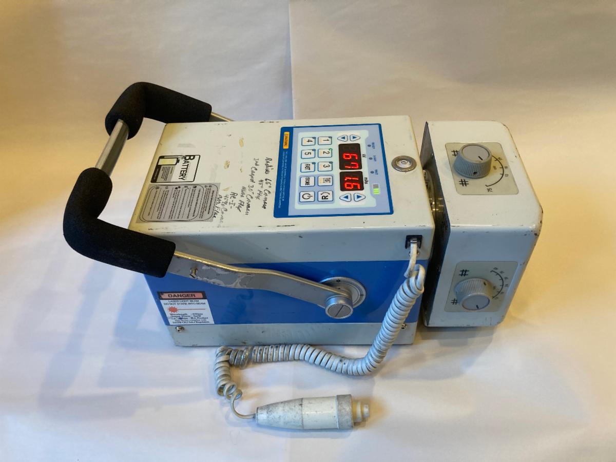 2013 Poskom PXM-20BT Portable Vet X-Ray