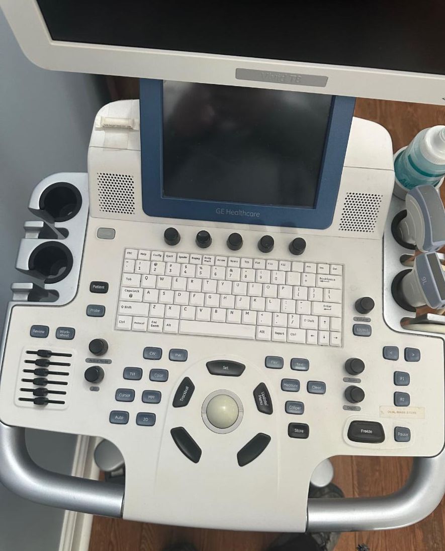 2016 GE Vivid T8 Ultrasound with Two Probes